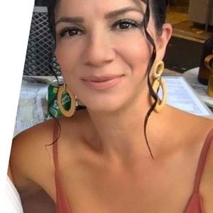 Meet your Posher, Toula